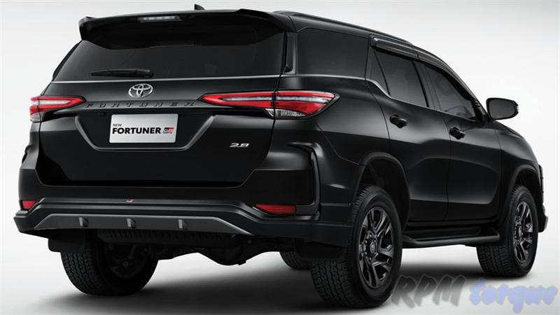 mobil toyota fortuner 7 toyota-fortuner-tampilan-belakang