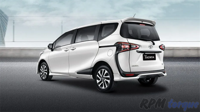 mobil toyota sienta 5 toyota-sienta-tampak-belakang