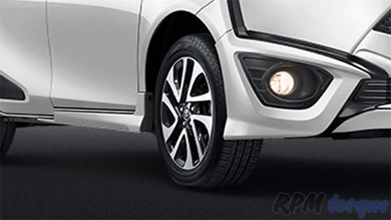 mobil toyota sienta 6 toyota-sienta-velg